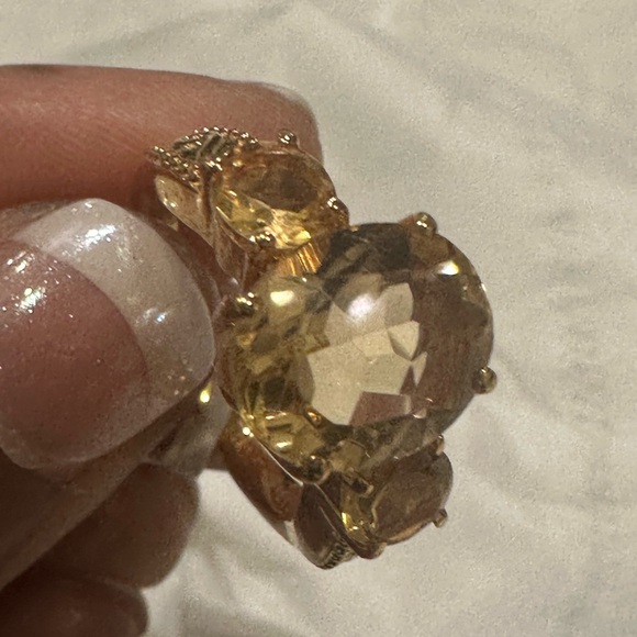 Elegant Gold Ring with Yellow Gemstones - Picture 5 of 12